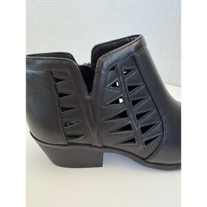Soda Ankle Boots Booties Women's Sz 8 Black Western Faux Leather Zip Up Cut Outs